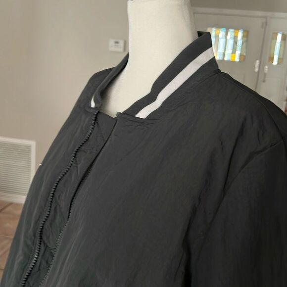 Nike Women’s Dugout Bench Jacket - Picture 8 of 16